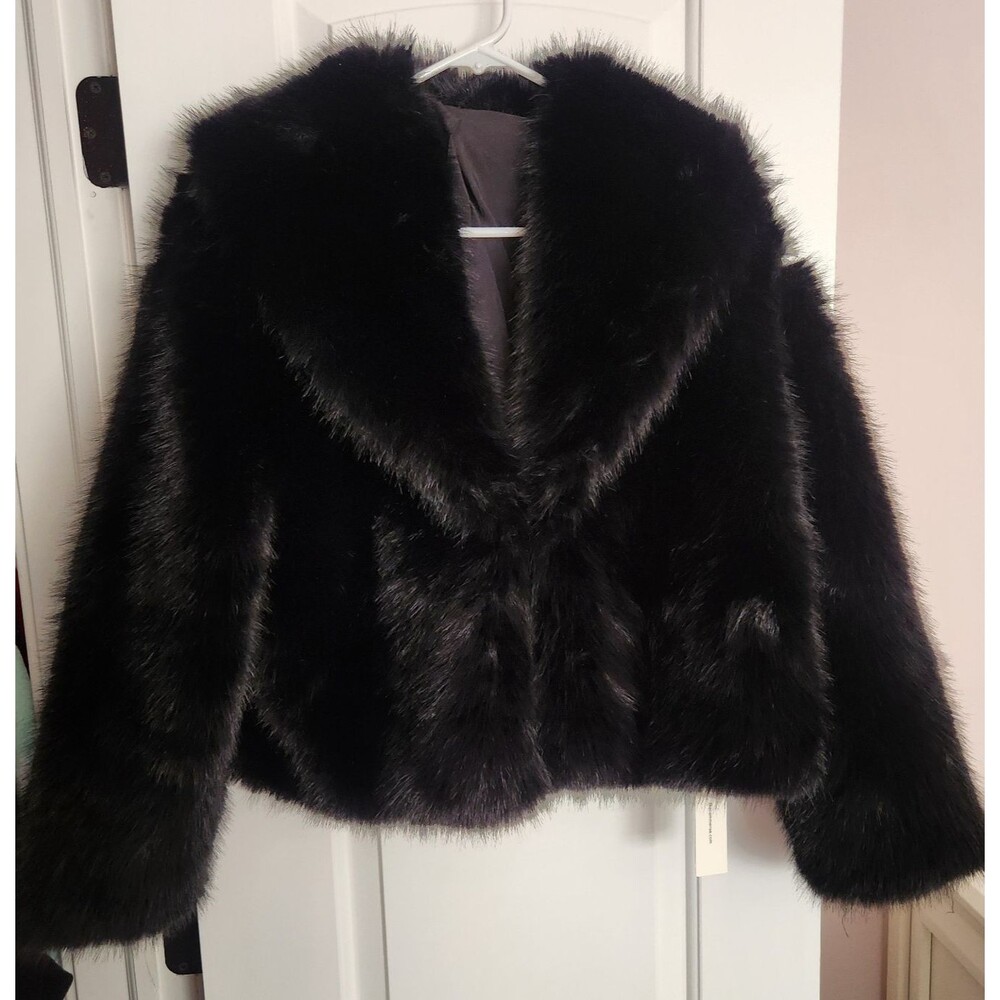 NWT Commense Black Faux Fur Jacket Cropped Plush Coat Glam Luxury Medium SOLDOUT - Picture 2 of 12